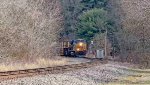 CSX 882 leads M369.